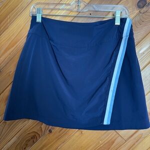 Vineyard Vine Navy Blue Skirt with Stripes Size Small